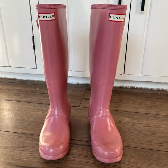 Hunter Shoes - Womens pink Hunter Wellington rain boots size 7 EU 38